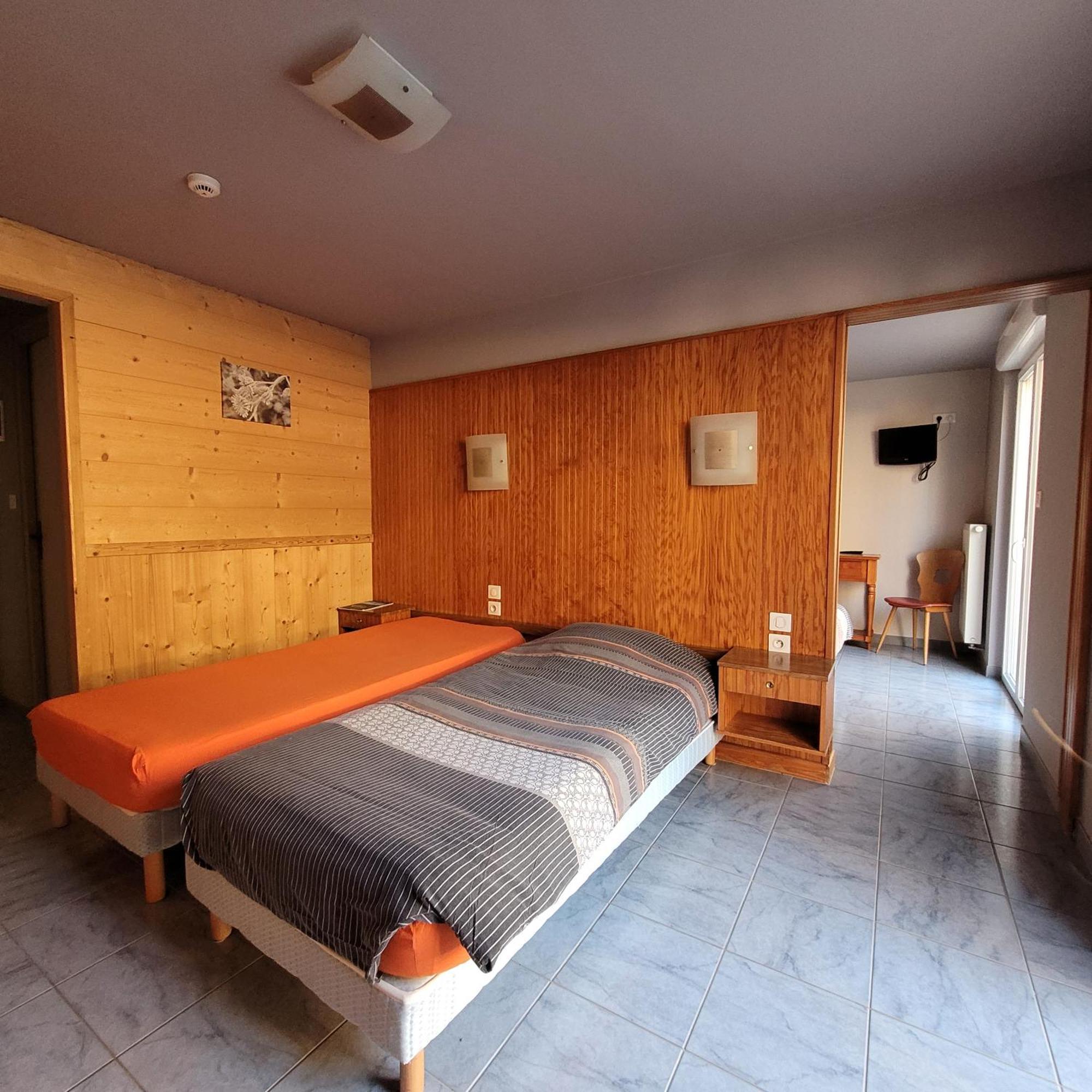Hotel Du Lac Des Corbeaux ラ・ブレス エクステリア 写真